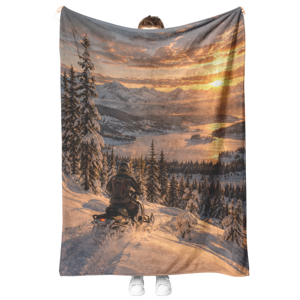 BACK_COUNTRY_SUNSET_Blannket_V_Blanket_Model_Mockup.png_16180081